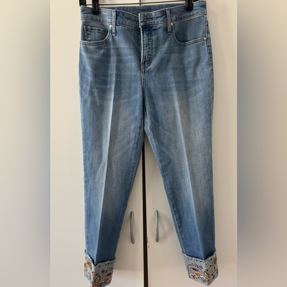 Chico’s  so slimming girlfriend slim leg ankle Jeans size 4R with floral